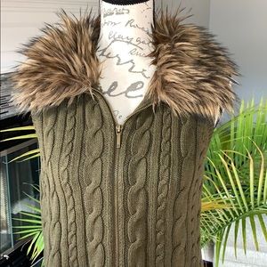 Chaps sweater vest with faux fur